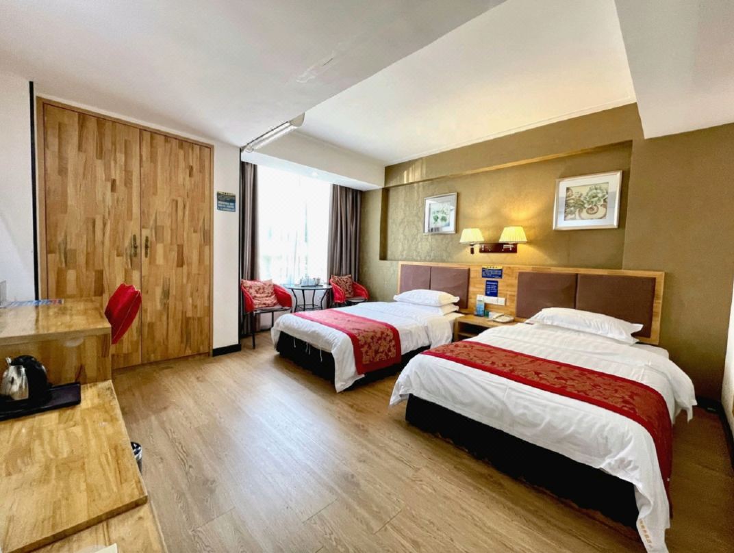 Chongzuo Jinkai Business Hote
