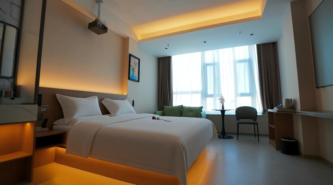 Fanhua Hotel (Shihezi Xingfu Road)