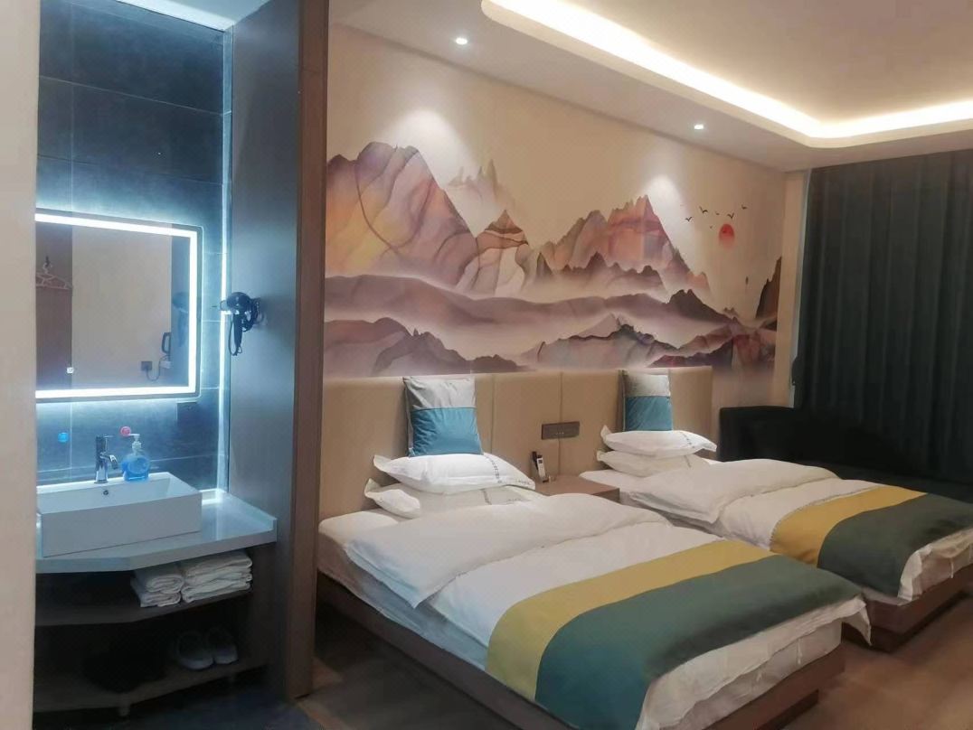 Ninglang Manguotou Hotel