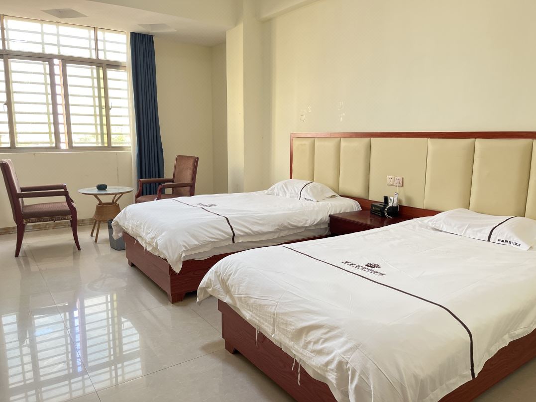Liguo New Crown Holiday Hotel