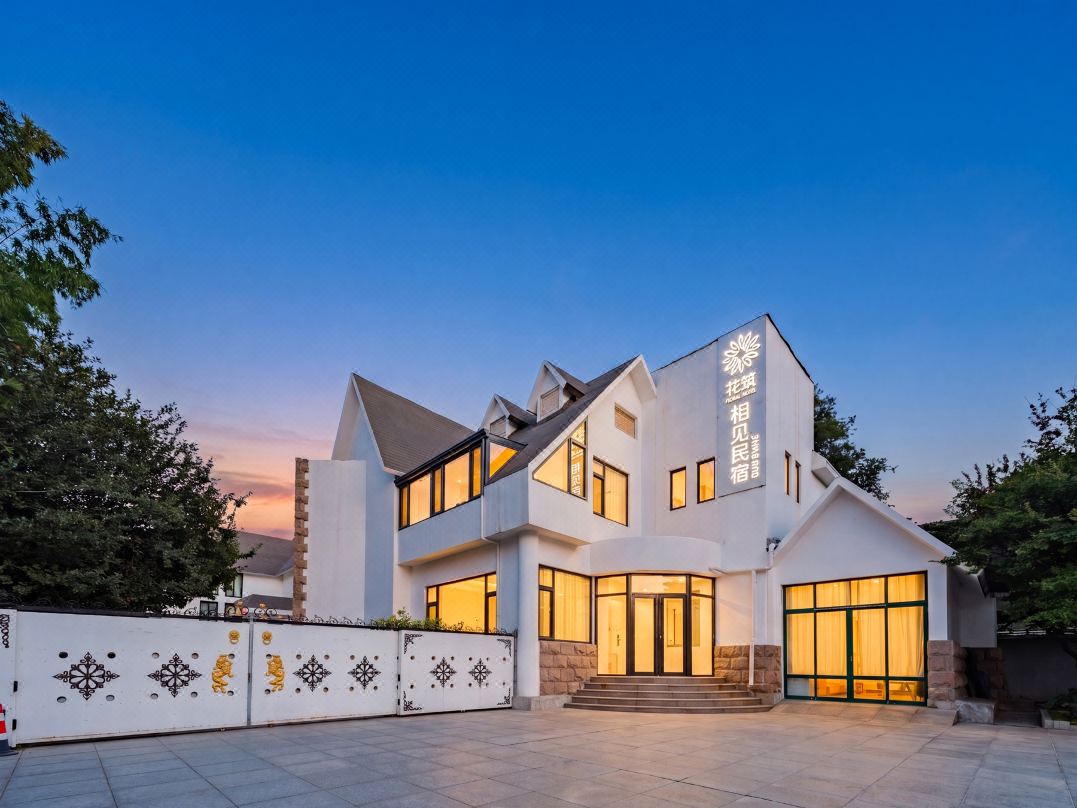 Floral Hotel·meeting Hotel (Penglai Pavilion sanxianshan Baxian Cross Sea Scenic Spot)