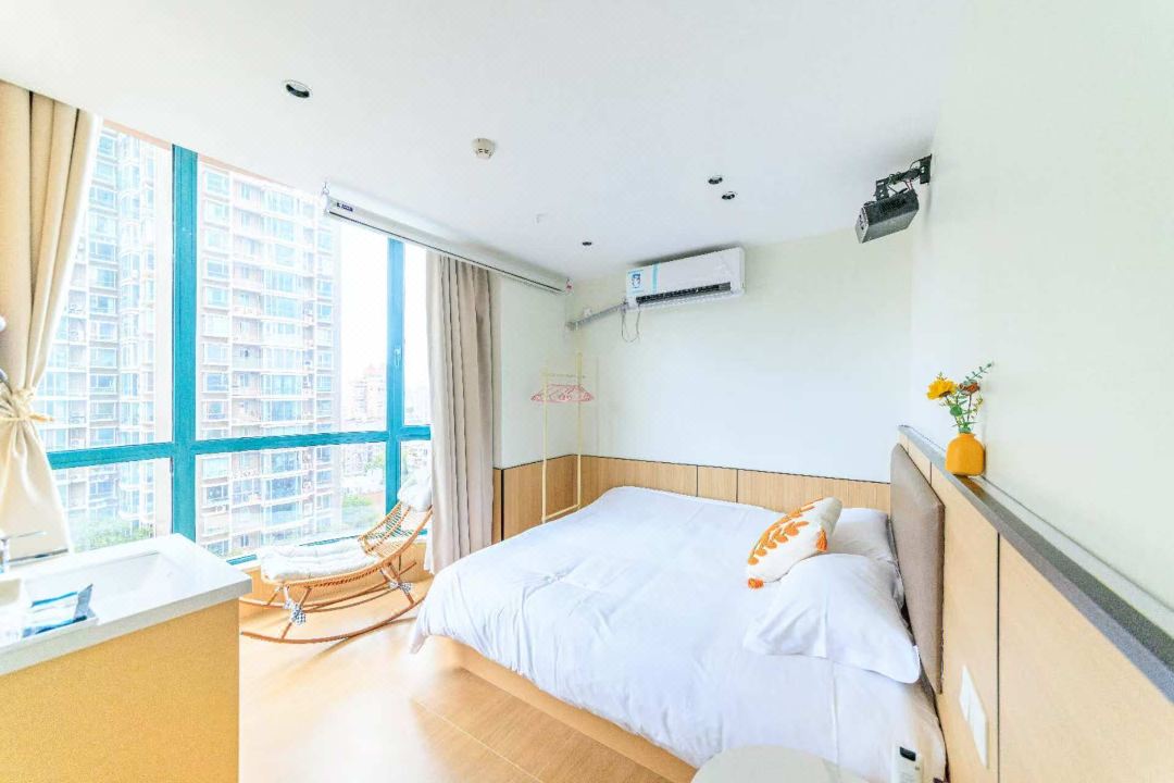 Romantic YunShe Homestay (Nanjing Xinjiekou Subway Station)