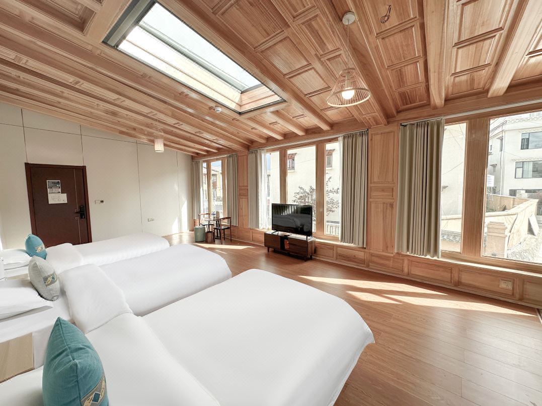 Shangri-La Yunxiu Fenglang Boutique Stay (Dukezong Ancient City Big Buddha Temple Prayer Wheel)
