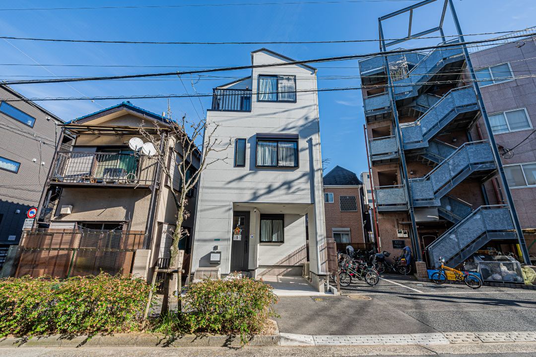 5-min to Edogawa / 3-story villa / 3 rooms, 1 bath