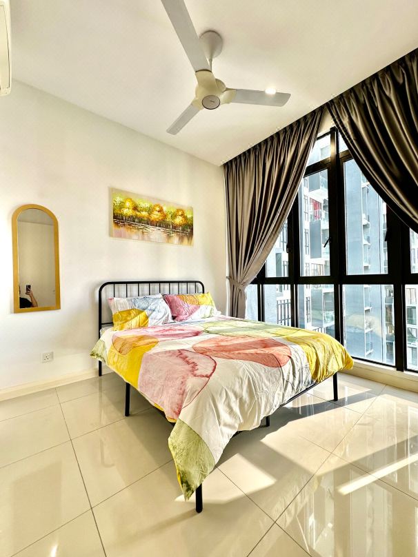Rare D'Pristine 4 bedroom condo 13A-02A opposite Legoland