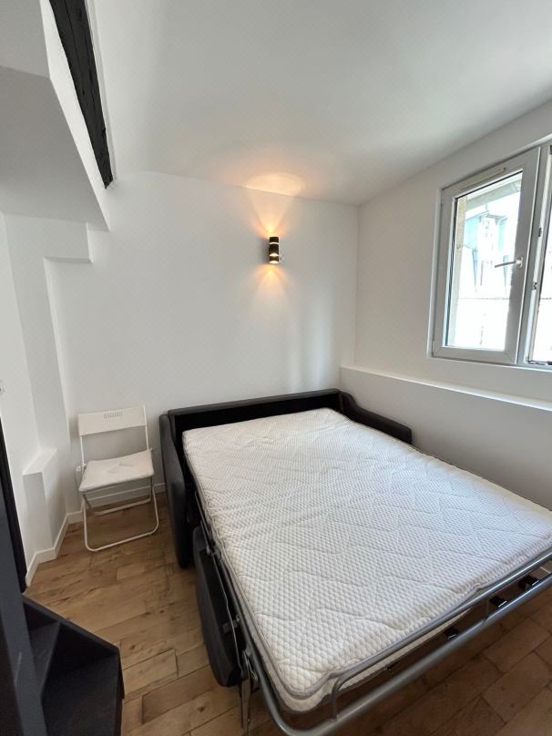 Stylish Loft Studio in Central Paris in Clery 4