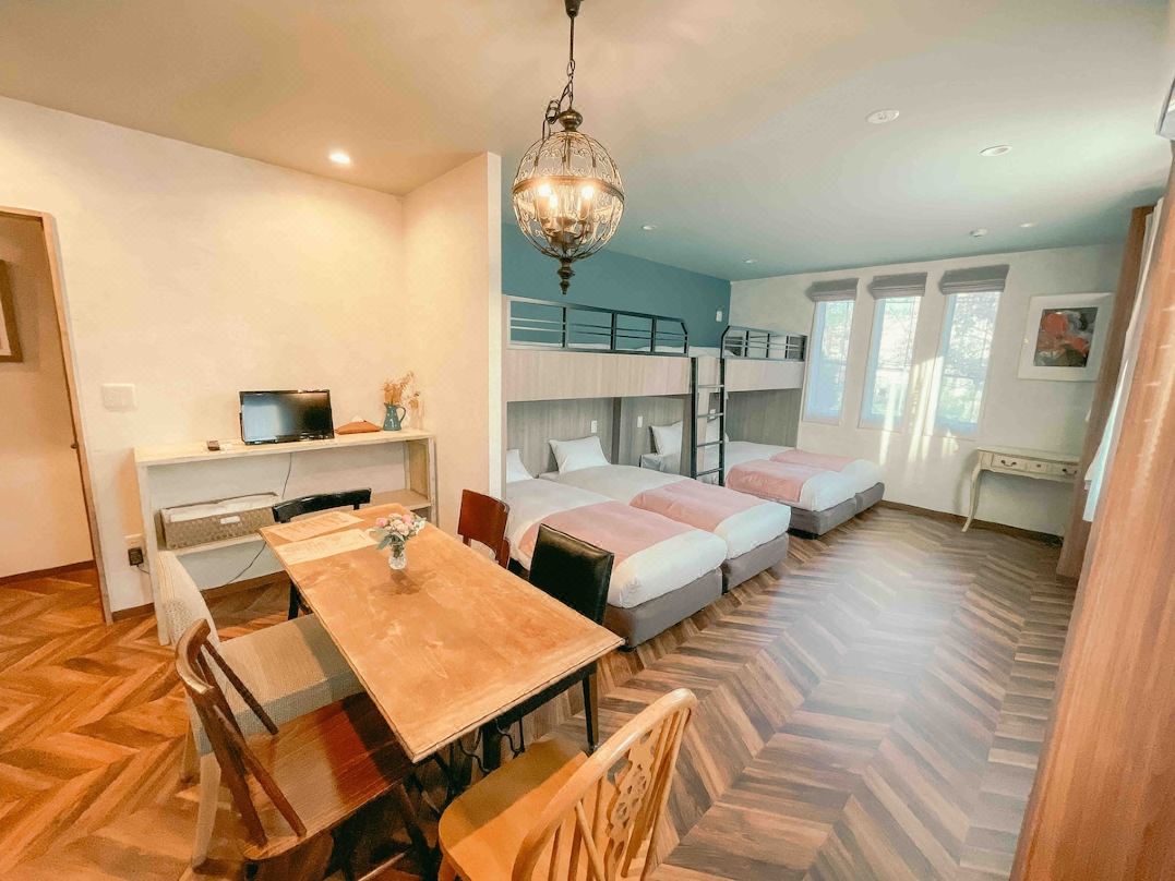 7 Rooms Hotel & Cafe - 30Mins from Disneyland