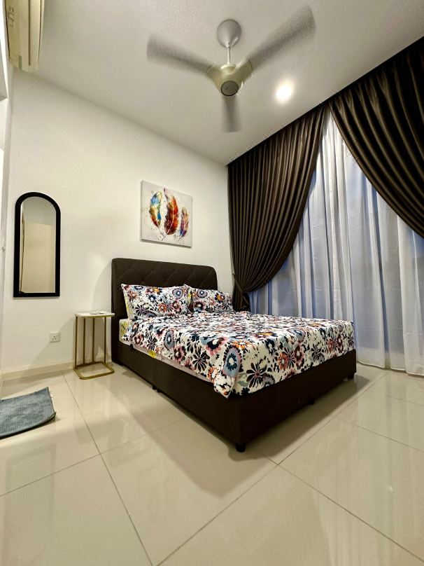 D’pristine 4 bedder sea view condo 36-02A opp legoland