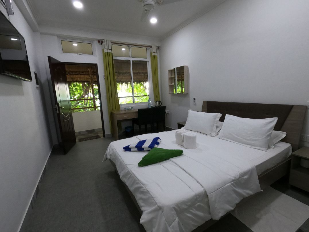 Dhangethi Inn