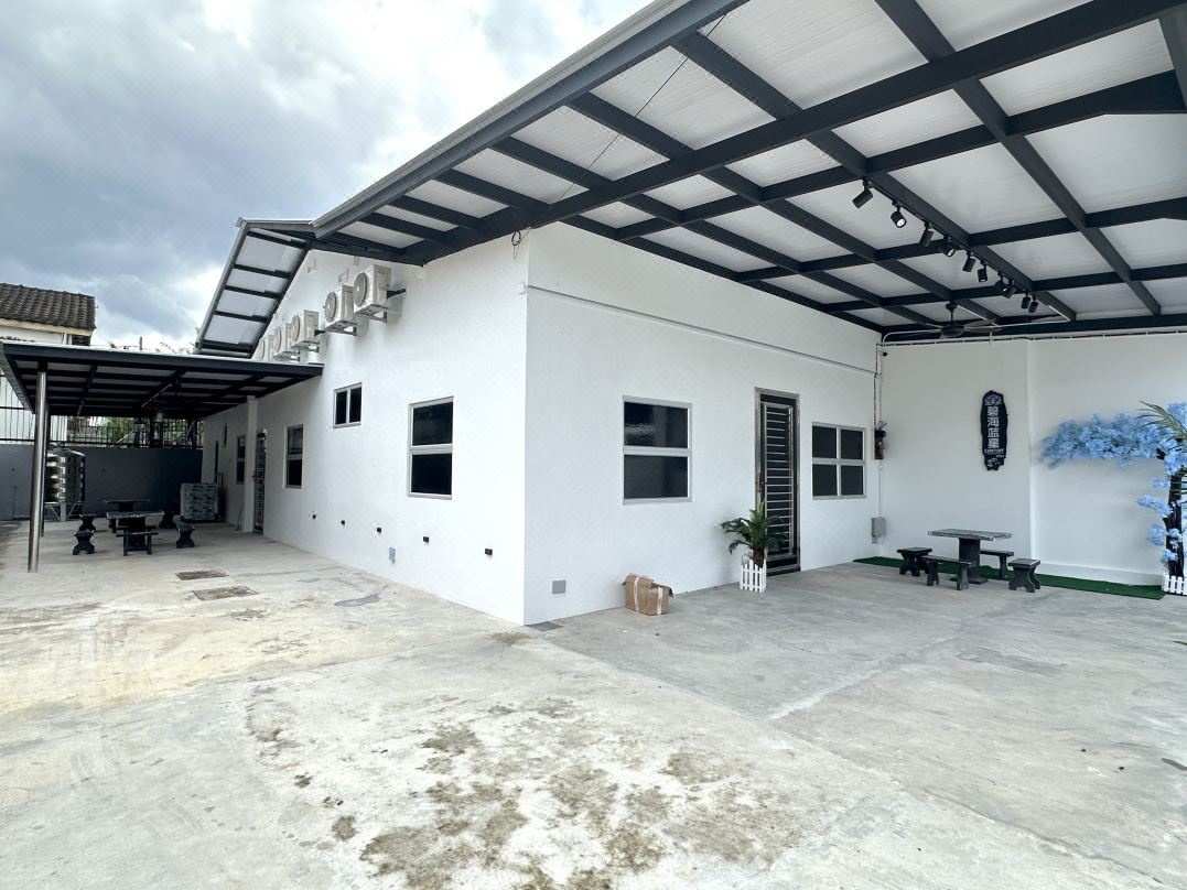 Century Sapphire - Near KSL & Holiday Plaza