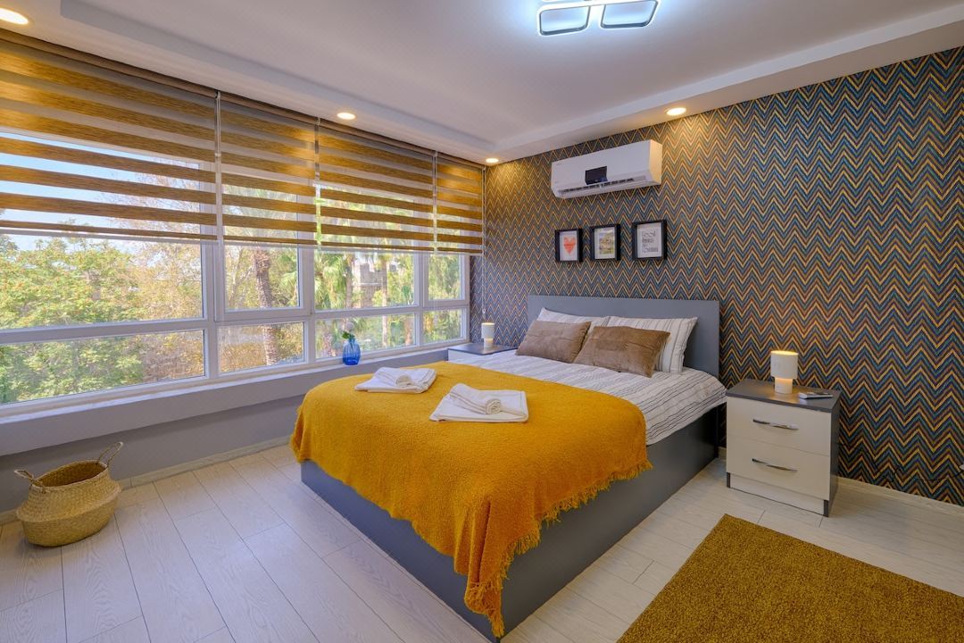 2 Bedroom Bright City View Flat Near Old Town & Beach / Free Wi-Fi