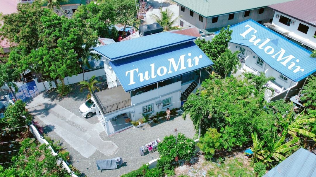 TuloMir #F (Happy accommodation located in the center of Moalboal)