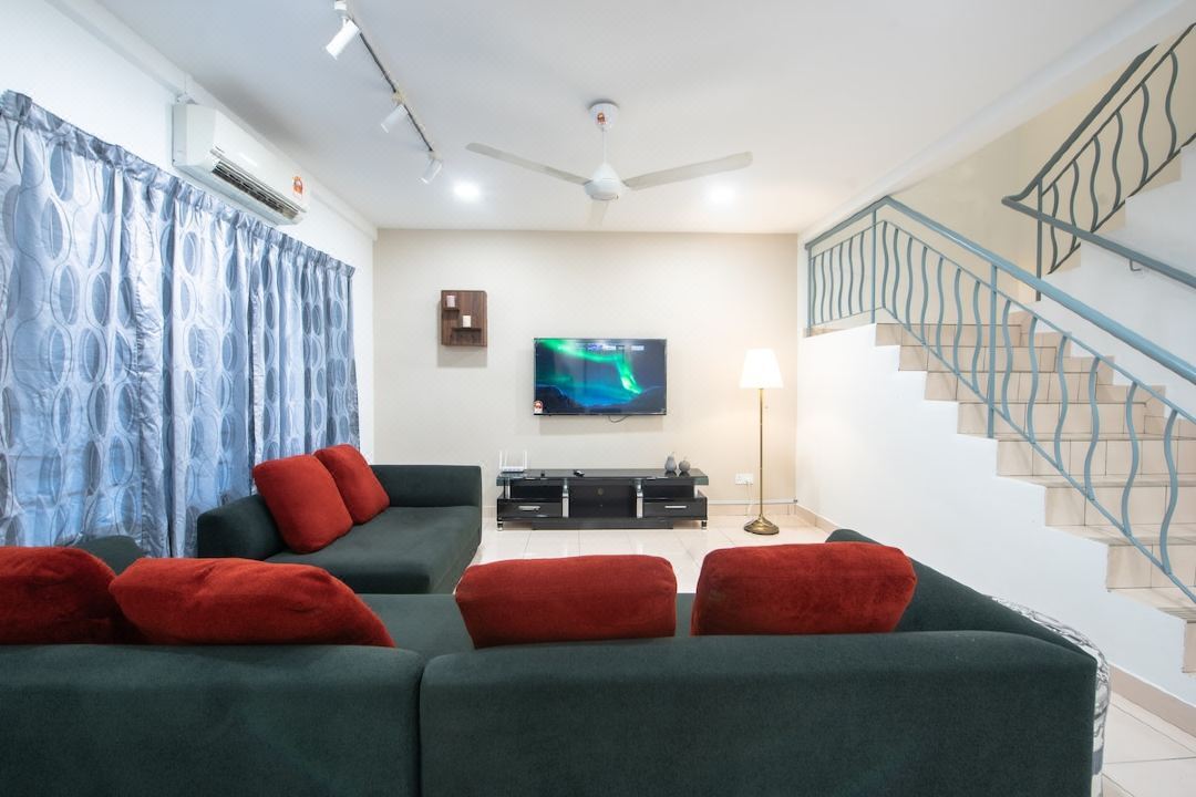 Lovely Family Home |12pax | 3 min from toll