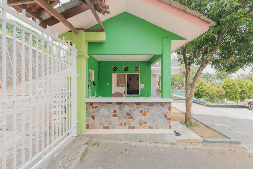 Villa Batu Cisarua Puncak Bogor Redpartner