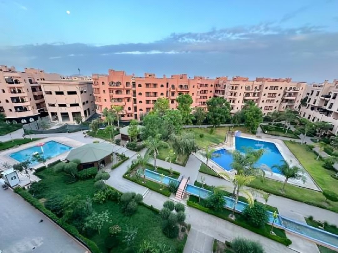 Chez Mams Guest House - Private Rooms in a Resort-Style Apartment Complex
