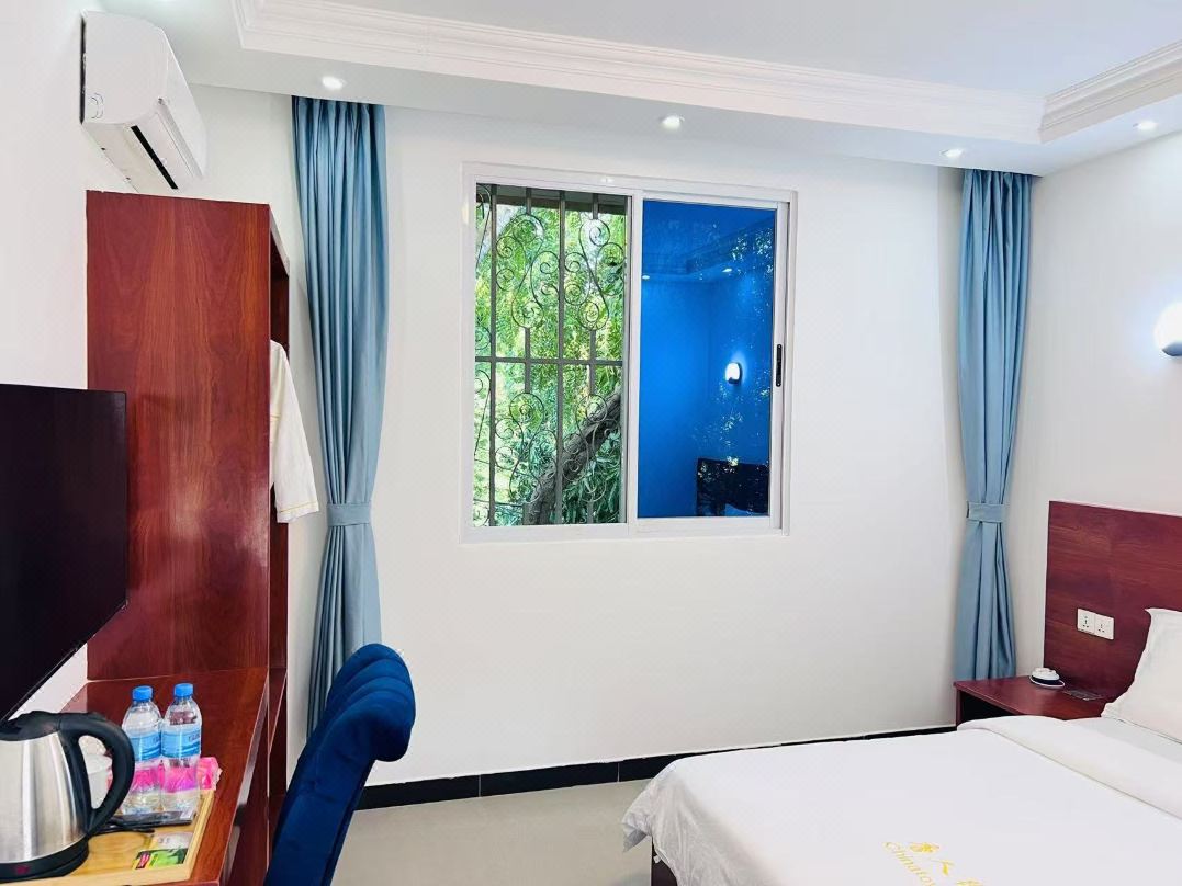 popular live supermarket hotel