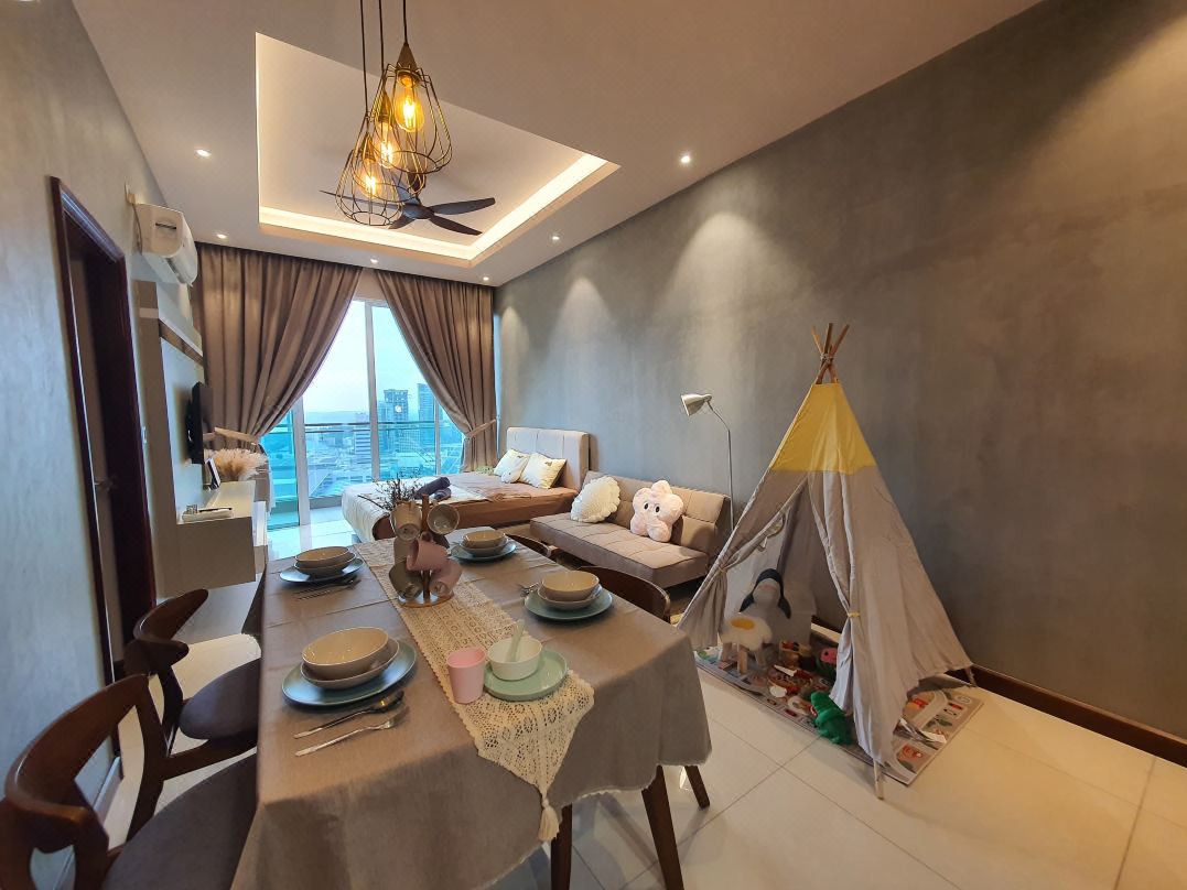 Paragon Suites @ CIQ L26 By UCome Homestay