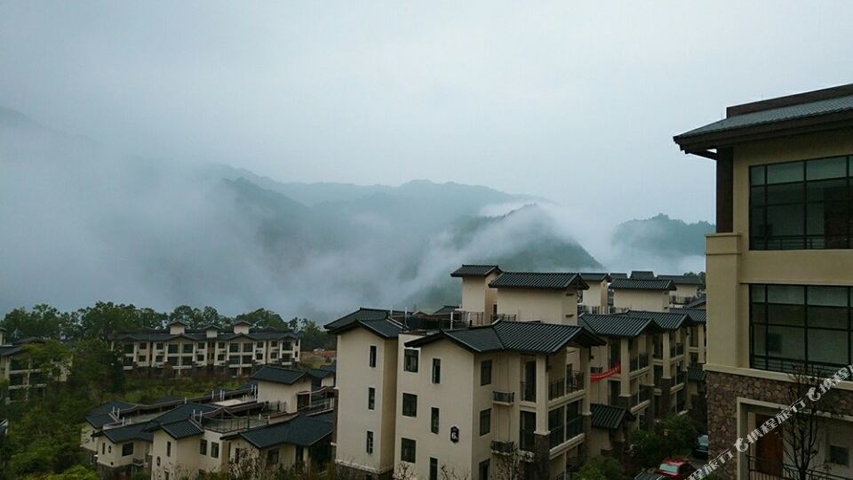 神农架龙降坪养校公寓
