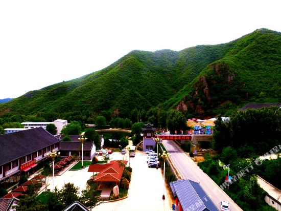 金睡晚温泉度假村