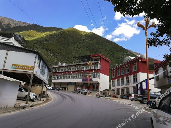 德钦梦源商务酒店