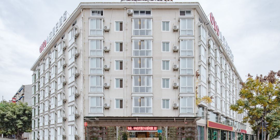 山江假期酒店(恒晖阳光涪沿村店)