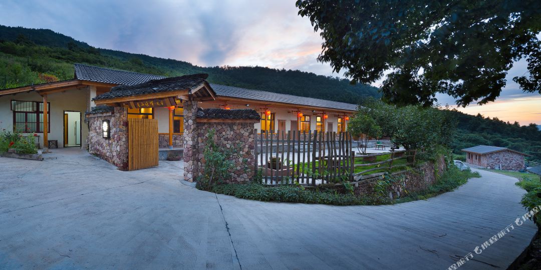 半坡·辉旺山局民宿(张家界森林公园店)