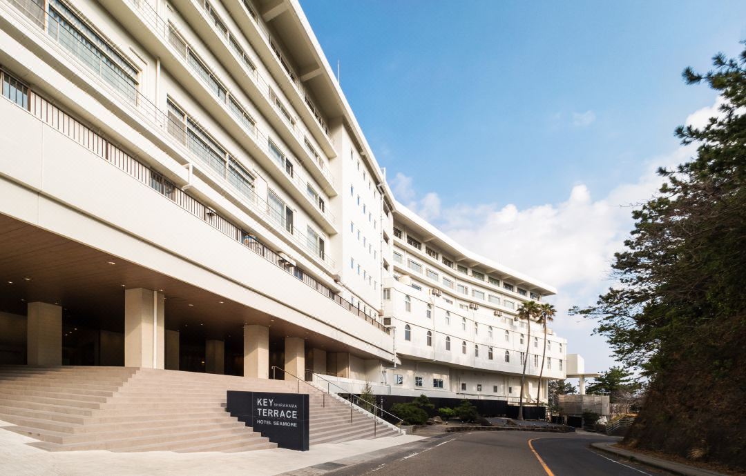 โรงแรมชิราฮามะคีย์ เทอร์เรซ ซีมอร์