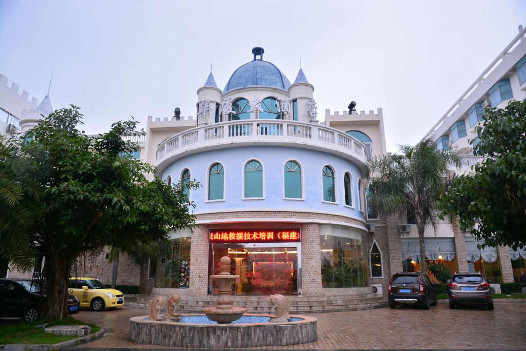 Huaxia Hotel