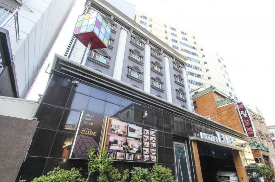 Cube Hotel