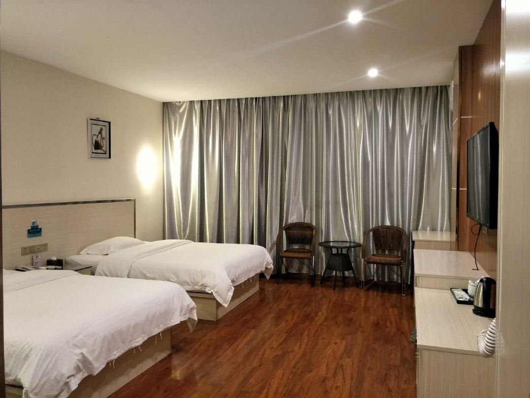 Longzhou Longteng Business Hotel