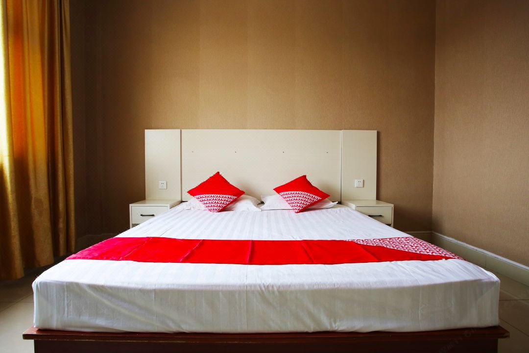 Yi yuan zibo jinniu business hotel
