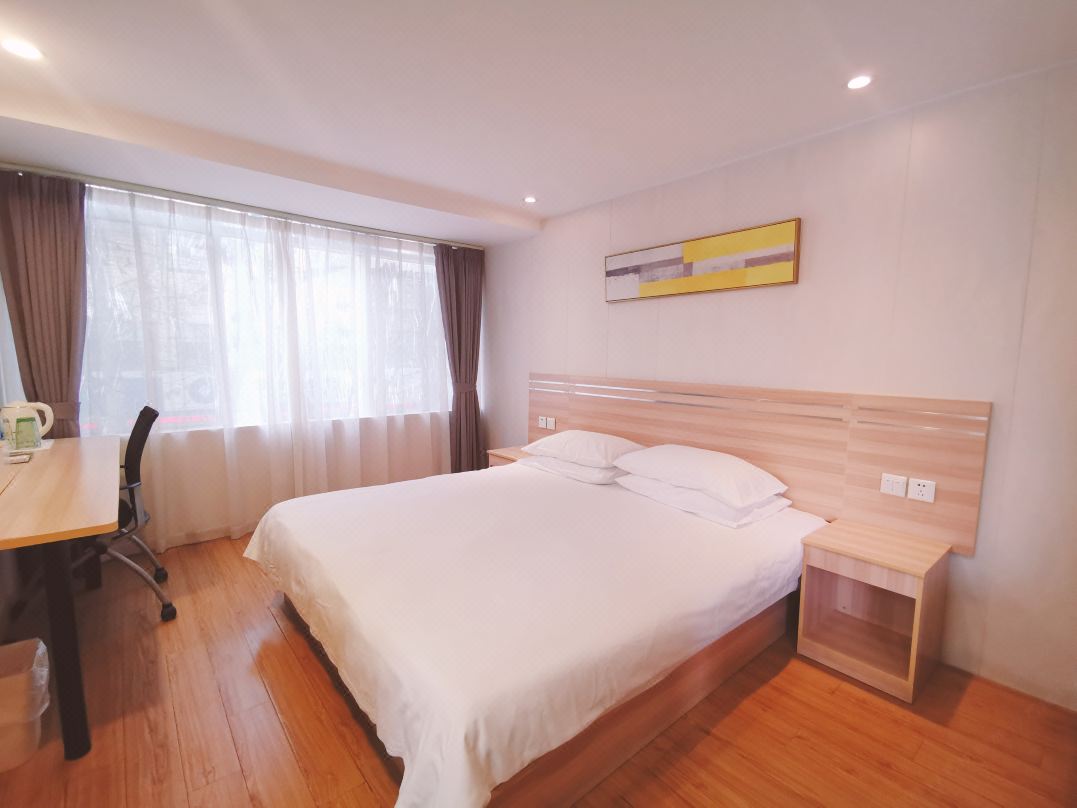 Yijia Hotel