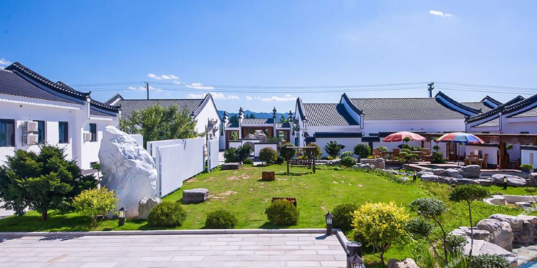 紫园温泉度村