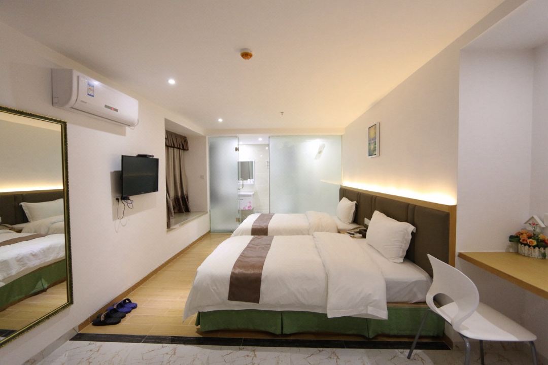 Qingzhuyuexianjiudian. Hotel