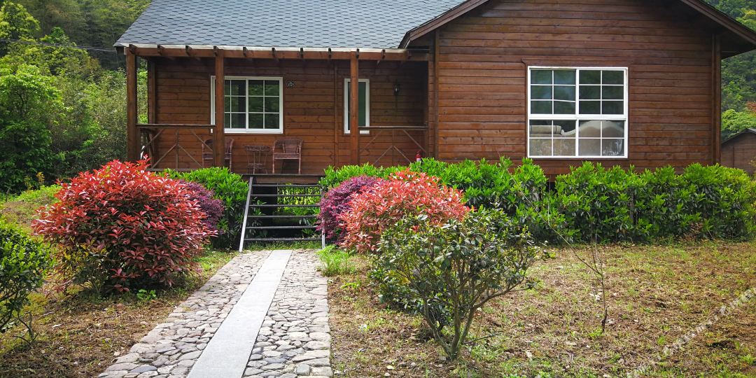 泾县绿霖谷木屋度假村