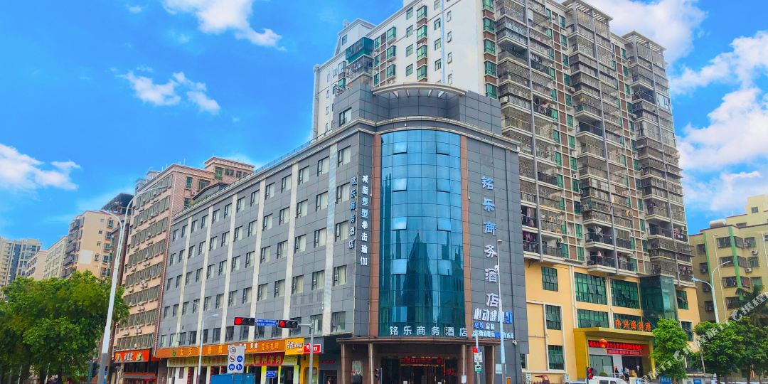 铭乐商务酒店(深圳北站坂田杨美地铁站店)