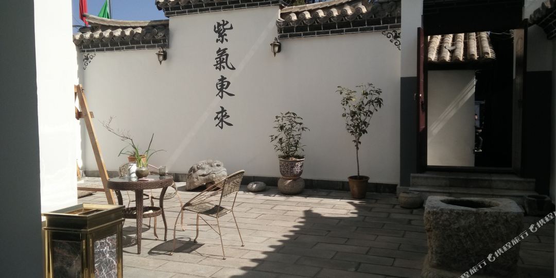 光向陌别院客栈