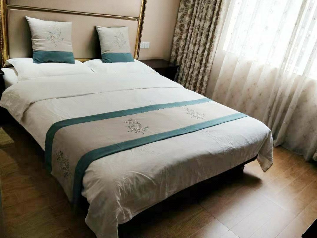 Hongxin Business Hotel (Guangyuan High-speed Railway Station)