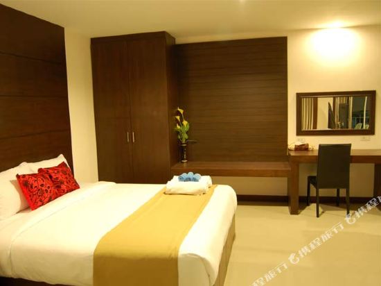 Baan Manthana Hotel - Tap to explore photos