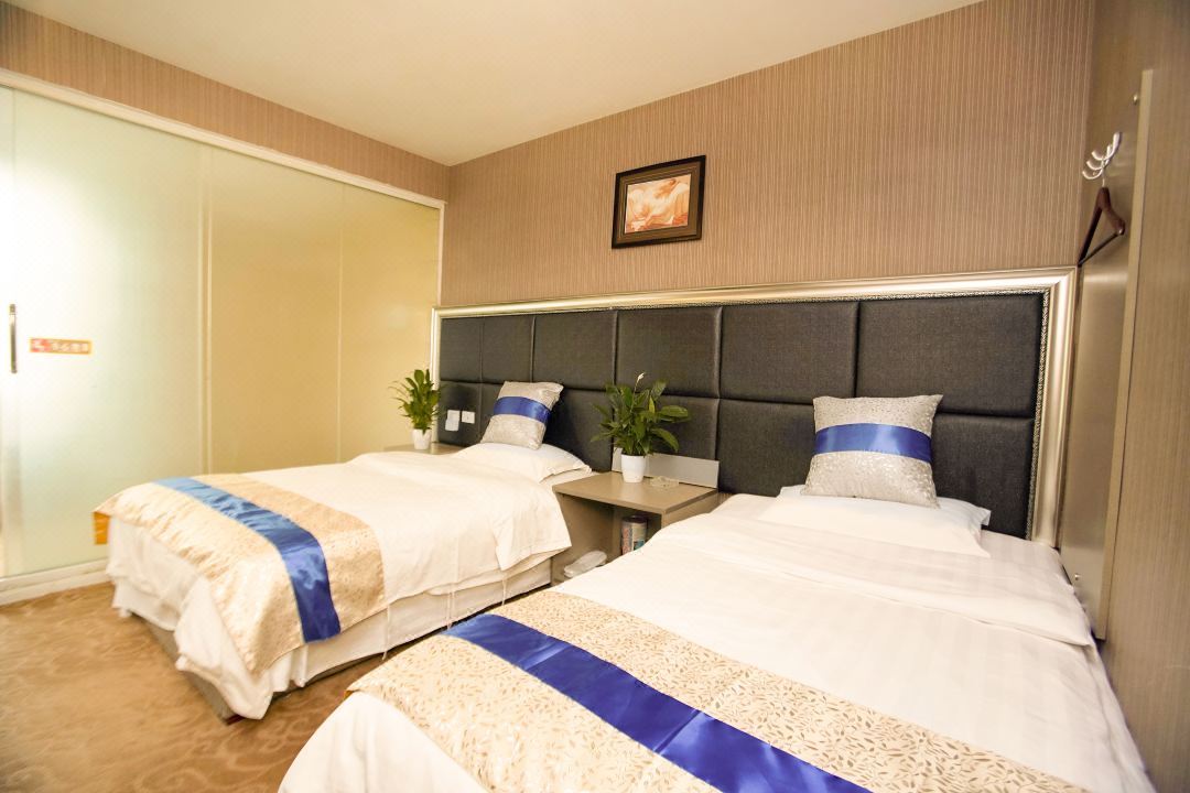 Guiyang Bee Love Nest Business Hotel