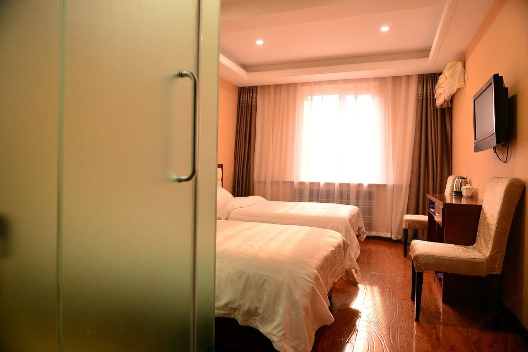 Beibei Express Hotel (Harbin Chunshen Street Branch)