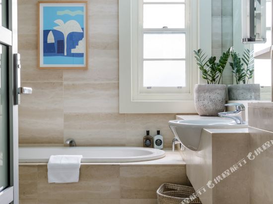 Watsons Bay Boutique Hotel - Tap to explore photos