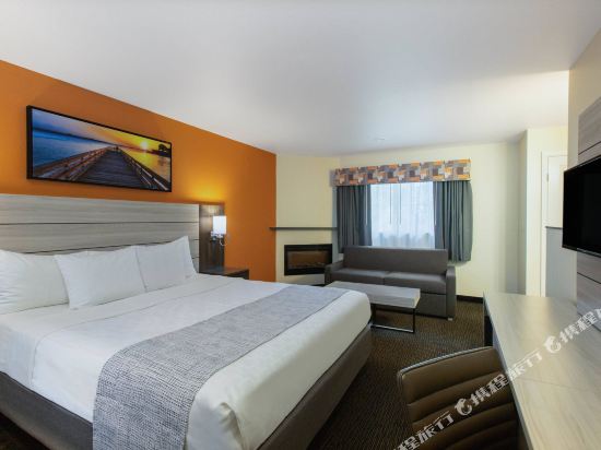 Days Inn by Wyndham Monterey-Fisherman's Wharf Aquarium - Tap to explore photos