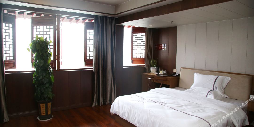 沿河县画廊天街九点