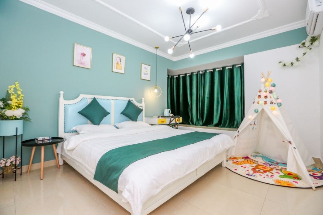 Nanchang lucky meet hotel