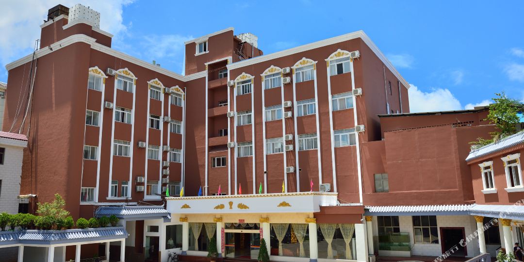 OYO师宗大酒店(丹凤县路店)