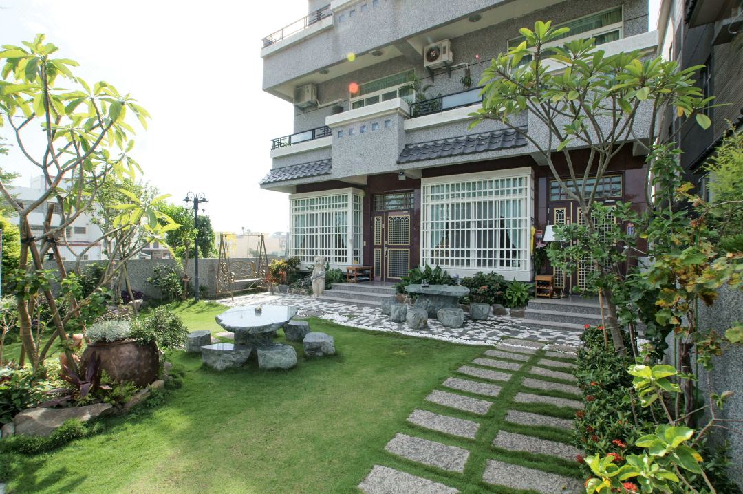 Moon Villa