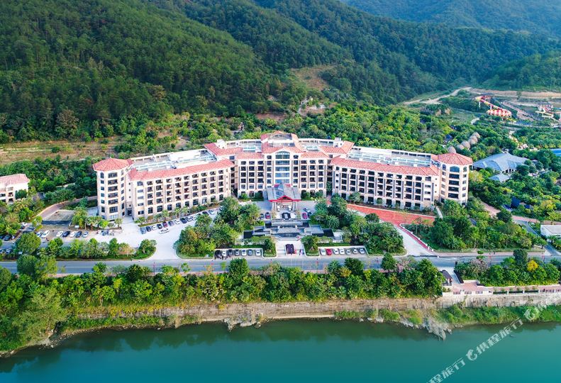 龙炎珑泊湾大酒店