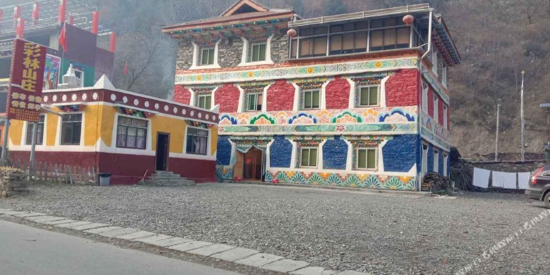 黑水吉斯彩铃山庄