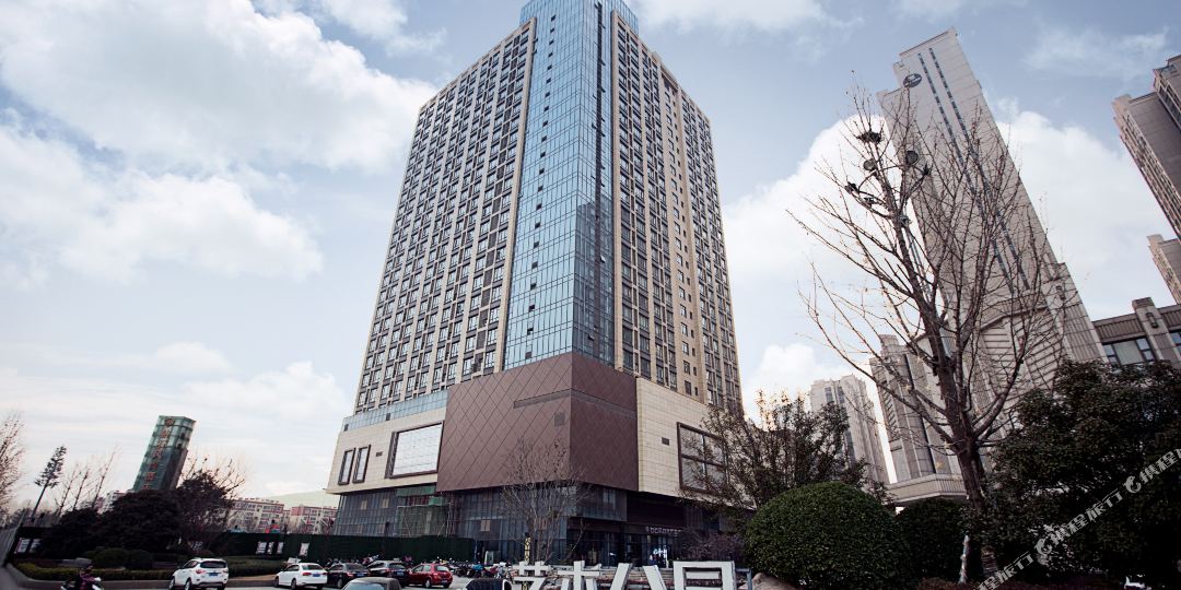 钻石风尚轻居酒店(郑州大学新校区店)
